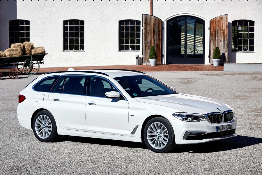  BMW 520d Touring Luxury Line 2017 года  (WW) (фото 30 из 40)